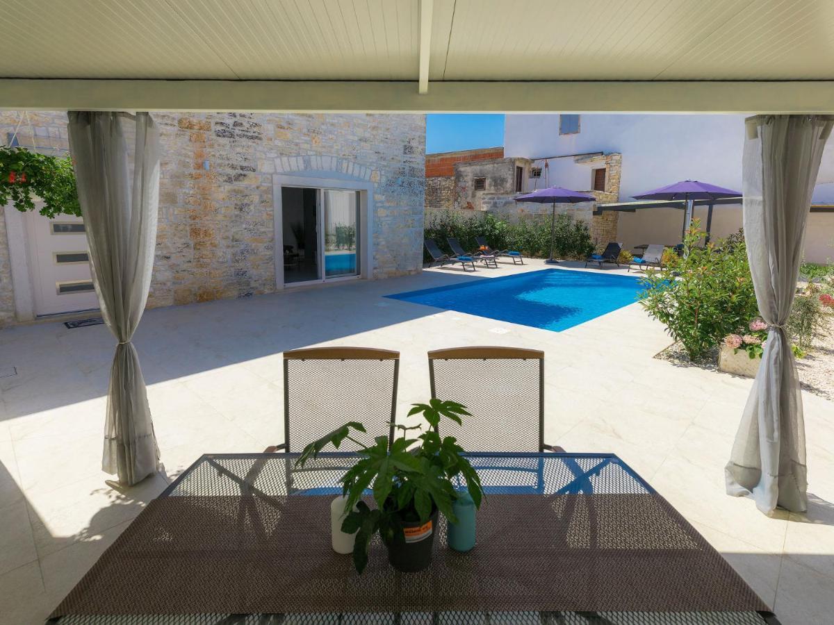 Holiday Home Villa Karmen - Roj454 Sveti Petar u Sumi Esterno foto