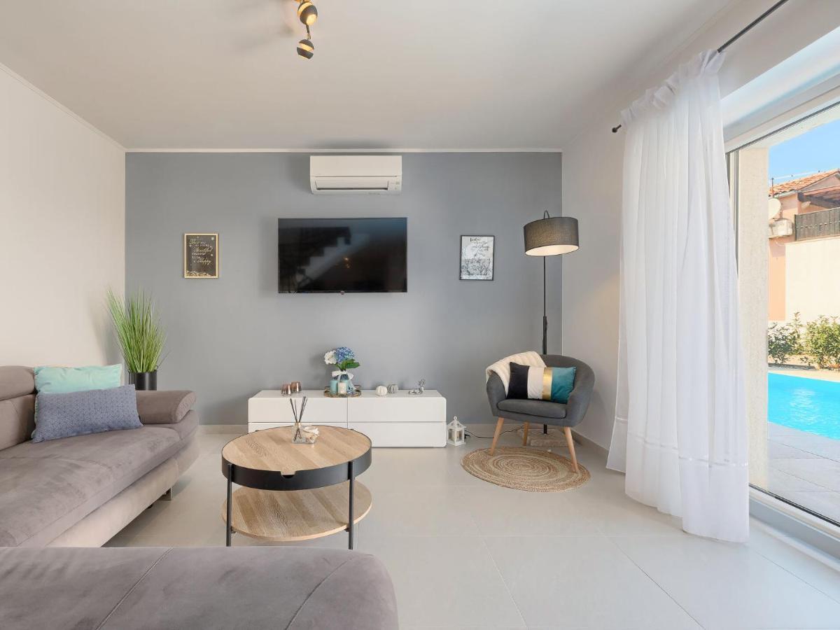 Holiday Home Villa Karmen - Roj454 Sveti Petar u Sumi Esterno foto